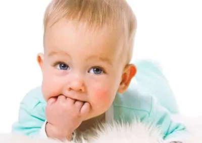 Бебето никненето на зъби Основните симптоми, да помогне на дете