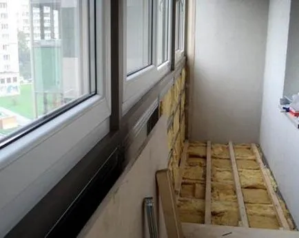 Bateria pe balcon de încălzire balcon sau loggie