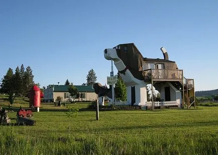 Hotel în interiorul câine câine scoarță de copac Park Inn, Cottonwood (Idaho), Statele Unite ale Americii - Ghid de călătorie -