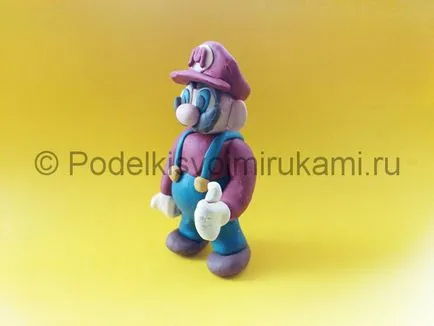 După cum Mario sculpta din plastilină