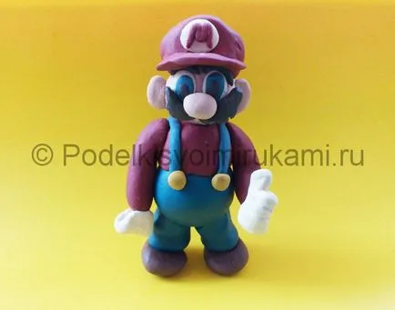 După cum Mario sculpta din plastilină