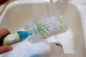 Cum de a steriliza sticle pentru copii în cuptorul cu microunde