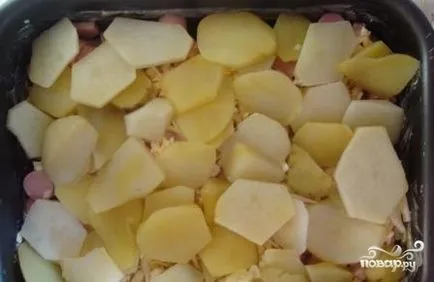 Картофи на фурна с наденица и сирене