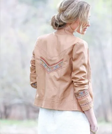 Amestec de cool jachete din piele si rochii de mireasa - teritoriul de stil și creativitate
