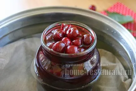 Cherry в собствен сок за зимата без захар