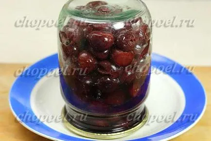 Cherry в собствен сок за зимата - по-проста рецепта без захар