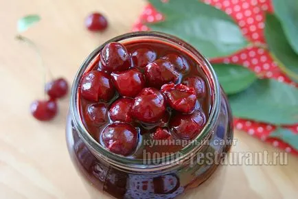 Cherry в собствен сок за зимата без захар