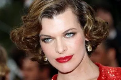 Milla Jovovich și coafura ei pe par de lungime medie tunsori imagini foto și coafuri