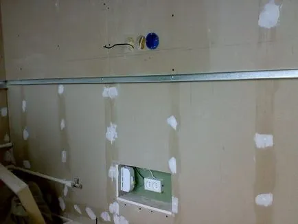 Възможно ли е да се сложи плочките на шпакловка на стените