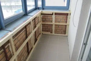 Astereală balcon cu privire la modul de depunere a unei trapezoidală