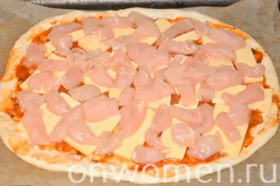 Пица с пиле и царевица на рецептата за тесто с мая със снимка