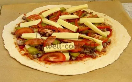 Pizza cu carne și rețetă castravete murat