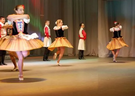 dans popular polonez și caracteristicile sale, Rumyniyane - Română Ansamblul de dansuri