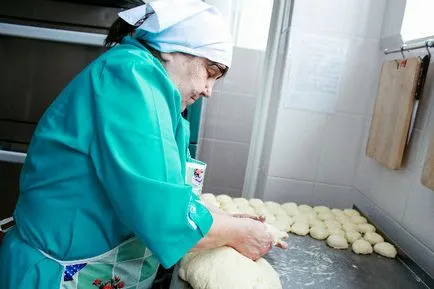 óvoda szakács Galina Samonova elmondja, hogyan kell etetni, és száz ötven ember egy nap, és