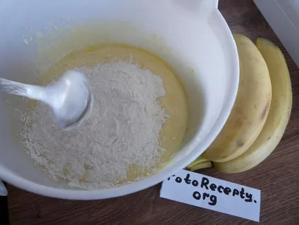 Egy egyszerű banán torta otthon főzni - lépésről lépésre receptek fotókkal