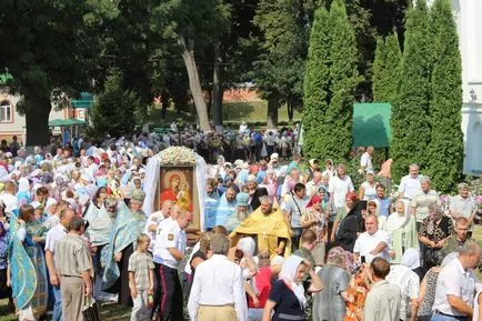 Biserica Sf Chudotvortsa Nikolaya în apele - icoana Gustynsky a Maicii Domnului