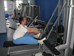 Tratamentul cel mai eficient de boli degenerative de disc a coloanei vertebrale lombare - exercițiu, gimnastică,