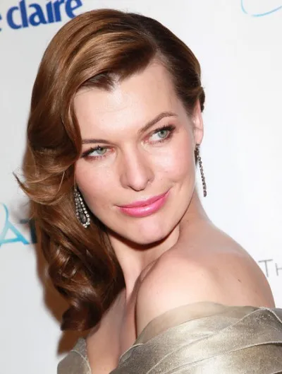 Közepes frizura Milla Jovovich fotó lehetőségek