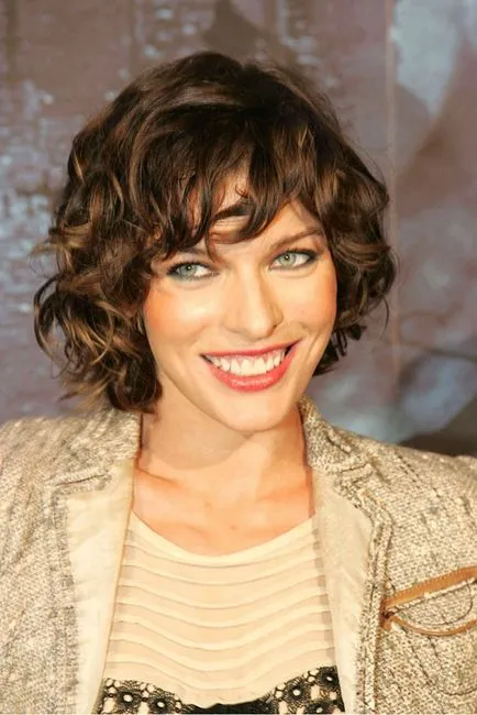 Divatos frizurák Milla Jovovich