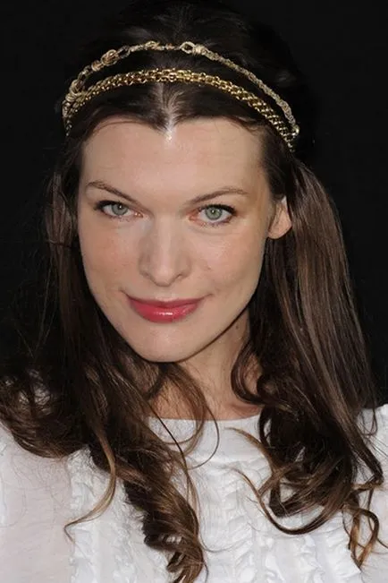 Divatos frizurák Milla Jovovich