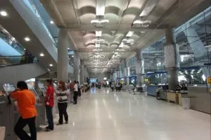 Suvarnabhumi - Bangkok Airport (BKK) áramkör, egy fotó, hogyan lehet eljutni