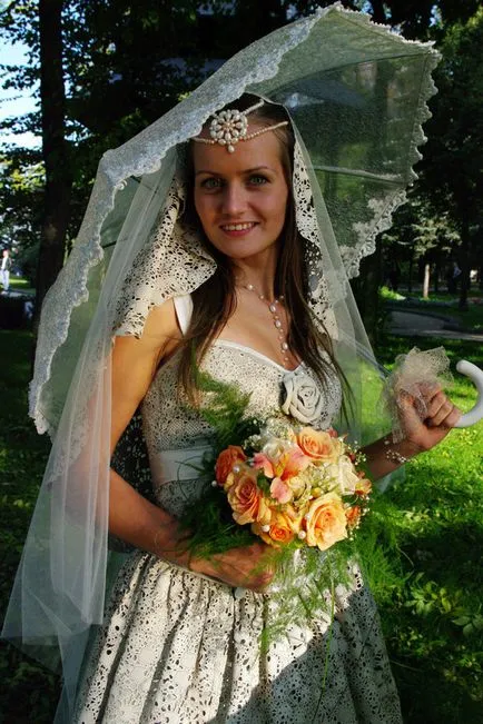 Сватбена рокля бяла кожа