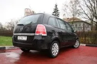 Тестовите устройства и преглед на Opel Zafira (Opel Zafira)