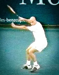 Forehand în tenis în cazul în care începe executarea acestuia