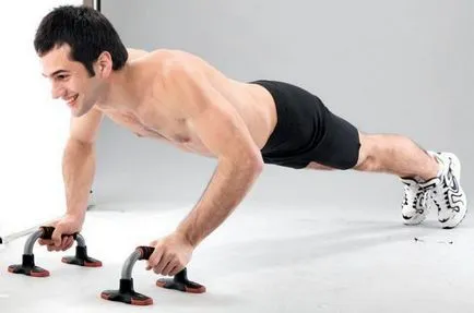 Oprește push-up-uri și exerciții abdominale, piept si triceps