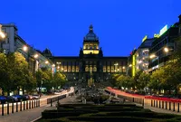 Wenceslas Square - историята, архитектурни особености, атракции, кафенета и ресторанти,