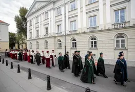 Universitatea din Varșovia-instruit în Polonia, mojaedukacja