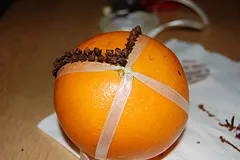 Orange illatos gyantából gyúrt labdacs levegő illatosítás - az újévi belsőépítészeti