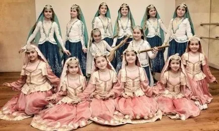 Îmbrăcăminte tradițională azeră (41 fotografii) pentru femei, copii și bărbați pentru locuitorii din Azerbaidjan