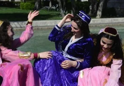 Îmbrăcăminte tradițională azeră (41 fotografii) pentru femei, copii și bărbați pentru locuitorii din Azerbaidjan