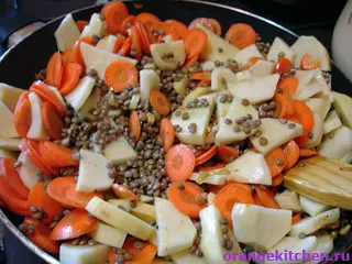 Egy tál lencse burgonyával - vegetáriánus receptek narancssárga konyha