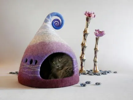 Ea creează case de împâslire uimitoare pentru pisici (10 poze)