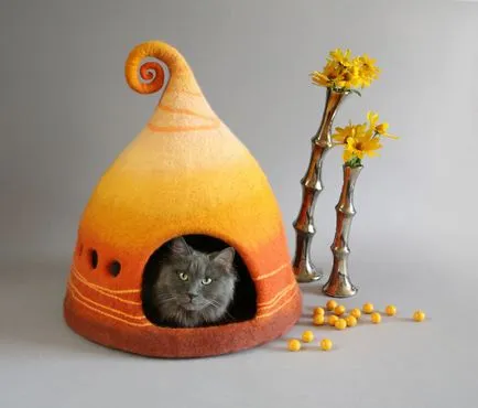 Ő hoz létre elképesztő nemezelt házak macskák (10 kép)