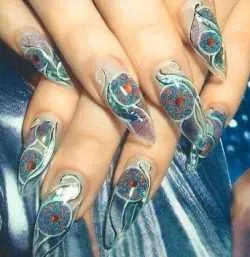 Dragon върху ноктите, верига от салони за красота - nailsprofi