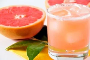 Sucul de grapefruit proaspat de la un fruct neobișnuit