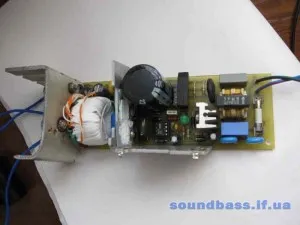 Kapcsolóüzemű tápegység ULF, soundbass