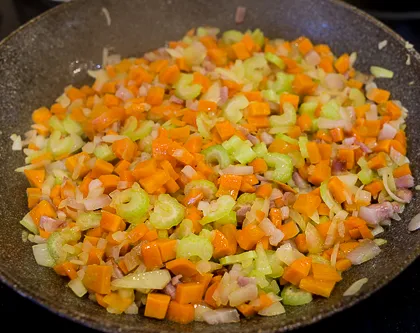 Főzni csirke leves vörös lencse és a paprika - bizonyított lépésről lépésre recept fotók