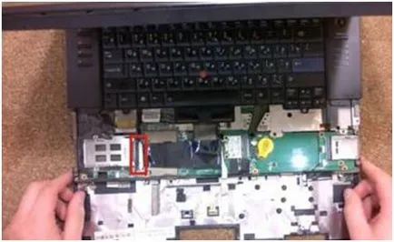 Hogyan szétszedni laptop Lenovo ThinkPad SL510 (lenovo IBM ThinkPad SL510 szétszerelés)
