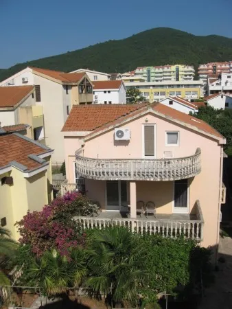 Cum de a închiria o vilă în Muntenegru apartamente de închiriat