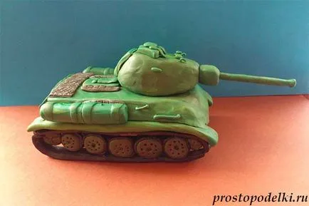 Hogyan készítsünk egy T-34 tank a gyurma szakaszokban fotókkal és videó