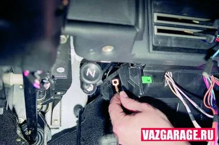 Cum să înlocuiască sistemul de încălzire ventilator electric pe VAZ-2106