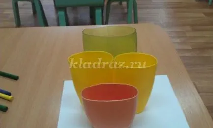 suporturi pentru creioane din sticle de plastic cu propriile lor mâini