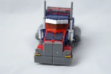 Китайски Optimus премиер