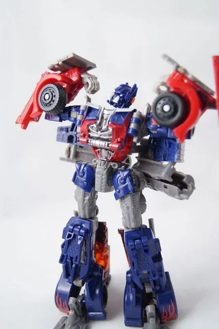 Китайски Optimus премиер