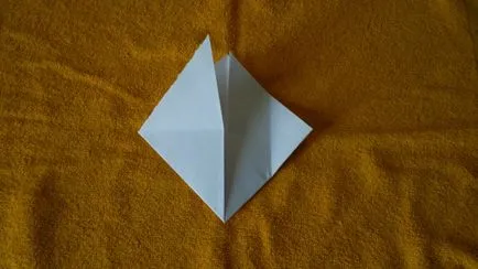 A mester osztály a művészet origami „békegalamb”