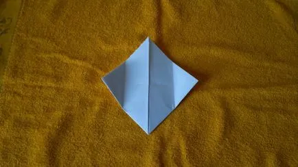 O clasă de maestru în arta origami „porumbelul păcii“